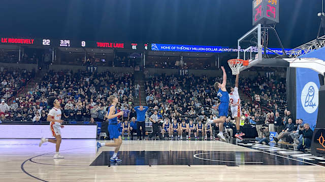 Toutle Lake vs. Lake Roosevelt in 2024 WIAA 2B boys basketball quarterfinals